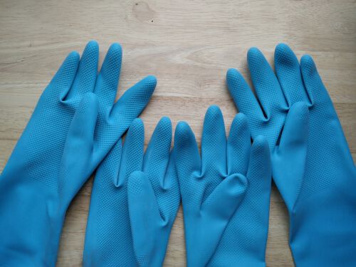 Những lưu ý khi sử dụng găng tay bảo hộ lao động cao su